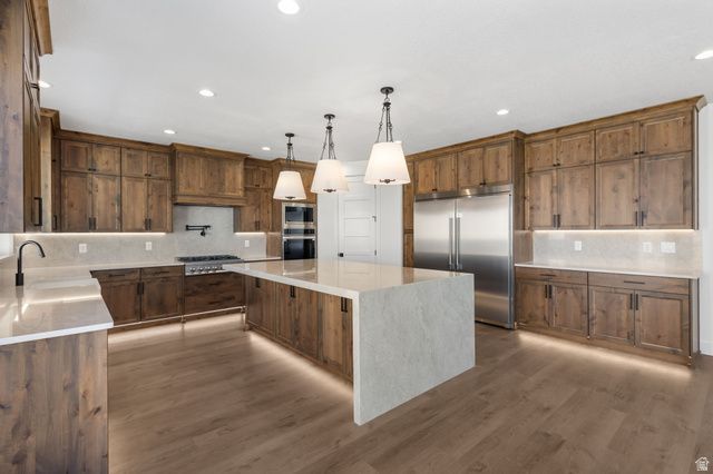 692 E MOUNTAIN RD., North Ogden, UT 84414