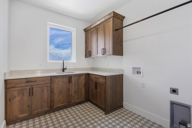692 E MOUNTAIN RD., North Ogden, UT 84414