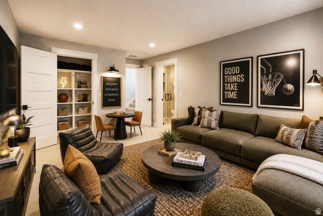 692 E MOUNTAIN RD., North Ogden, UT 84414