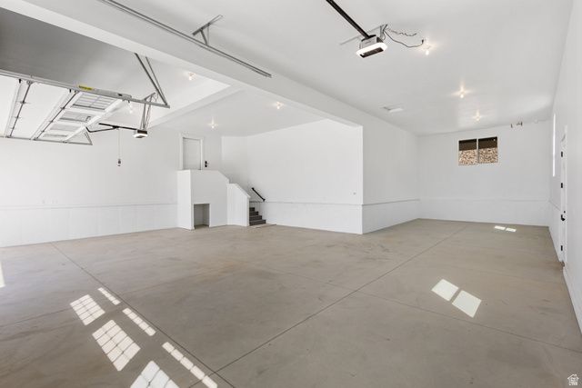 692 E MOUNTAIN RD., North Ogden, UT 84414