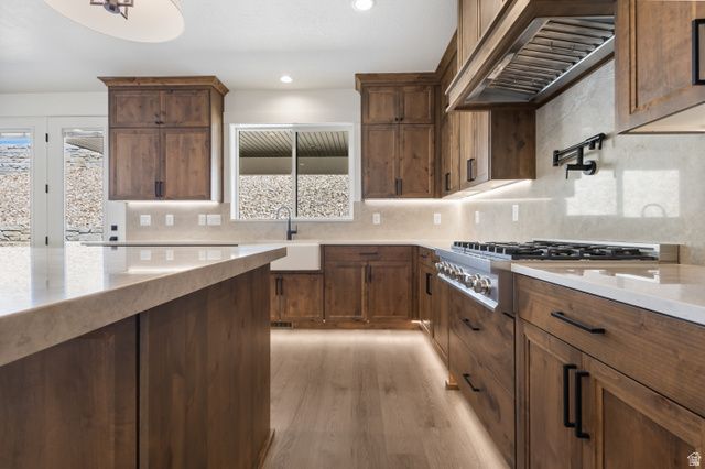 692 E MOUNTAIN RD., North Ogden, UT 84414