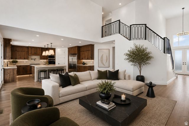 692 E MOUNTAIN RD., North Ogden, UT 84414