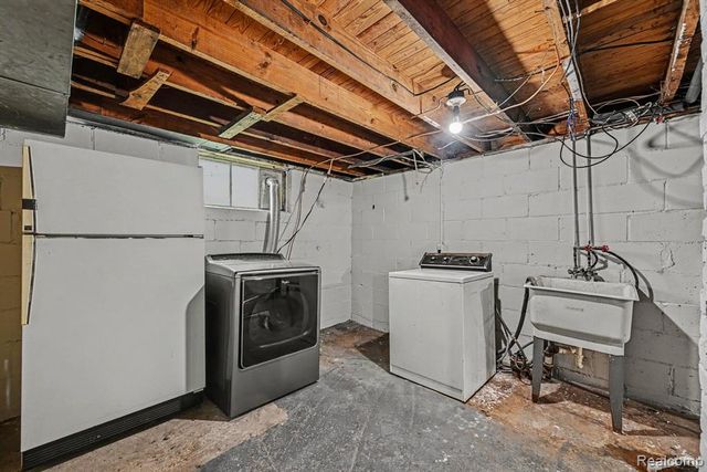 9268 Marlowe Avenue, Plymouth, MI 48170