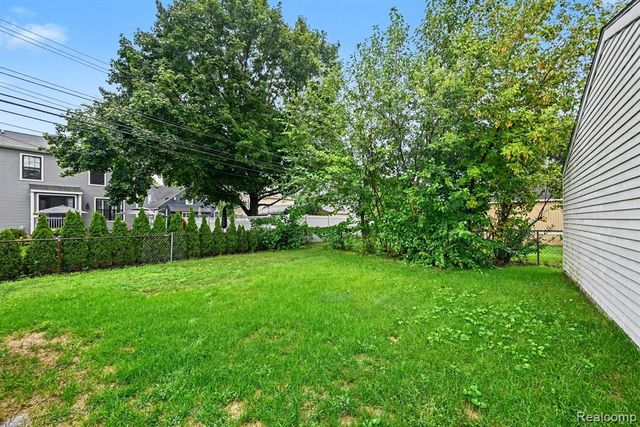 9268 Marlowe Avenue, Plymouth, MI 48170
