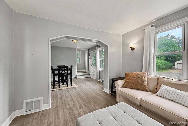 9268 Marlowe Avenue, Plymouth, MI 48170