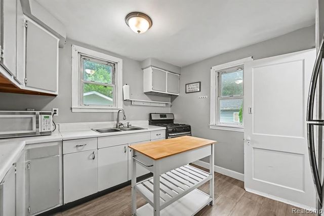 9268 Marlowe Avenue, Plymouth, MI 48170