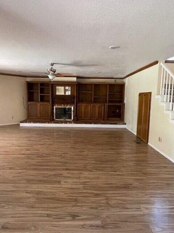 Image 10 of property listing at 144 E Parkview Avenue, Visalia, CA 93277