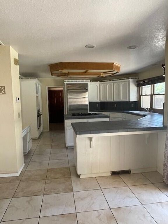 Image 14 of property listing at 144 E Parkview Avenue, Visalia, CA 93277
