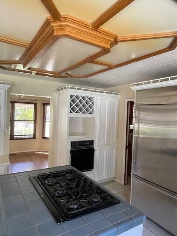 Image 15 of property listing at 144 E Parkview Avenue, Visalia, CA 93277