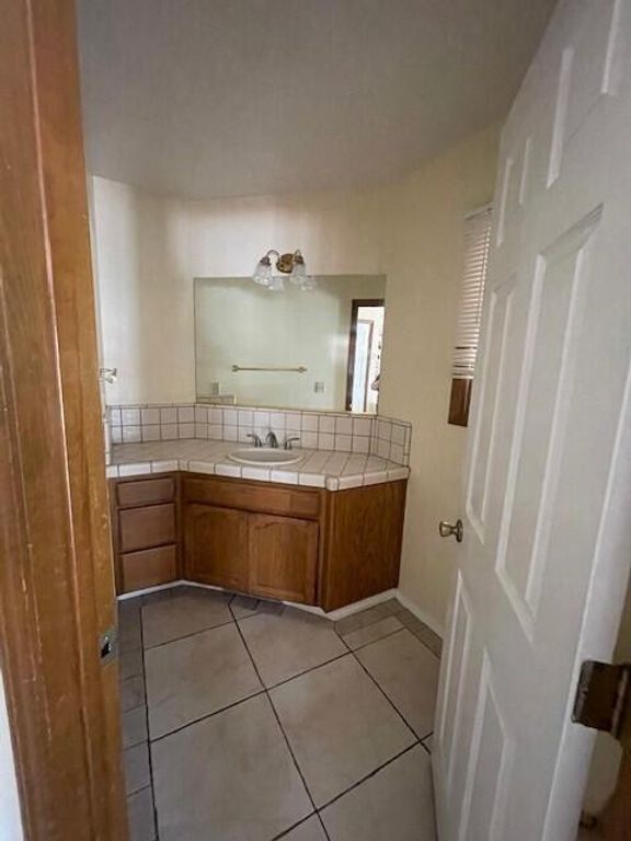 Image 18 of property listing at 144 E Parkview Avenue, Visalia, CA 93277