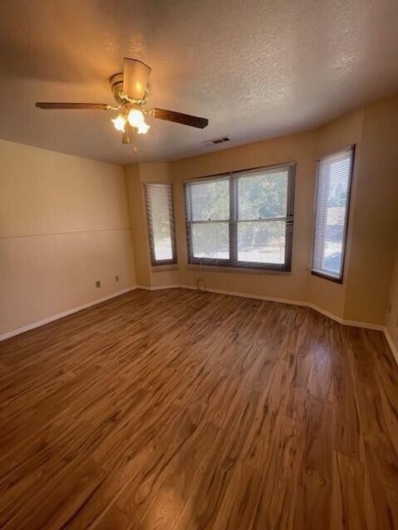 Image 25 of property listing at 144 E Parkview Avenue, Visalia, CA 93277