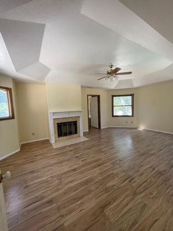 Image 28 of property listing at 144 E Parkview Avenue, Visalia, CA 93277