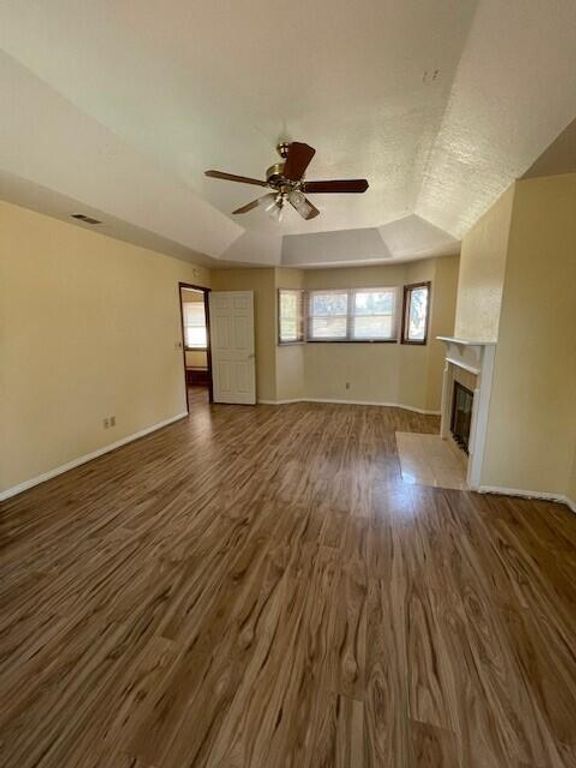 Image 30 of property listing at 144 E Parkview Avenue, Visalia, CA 93277