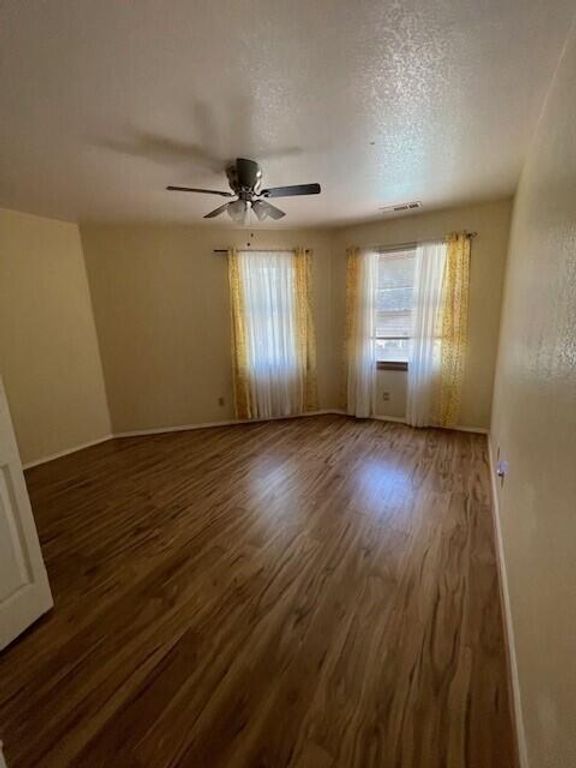 Image 36 of property listing at 144 E Parkview Avenue, Visalia, CA 93277