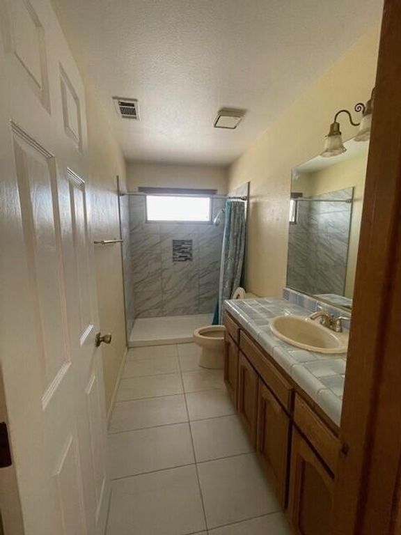 Image 41 of property listing at 144 E Parkview Avenue, Visalia, CA 93277