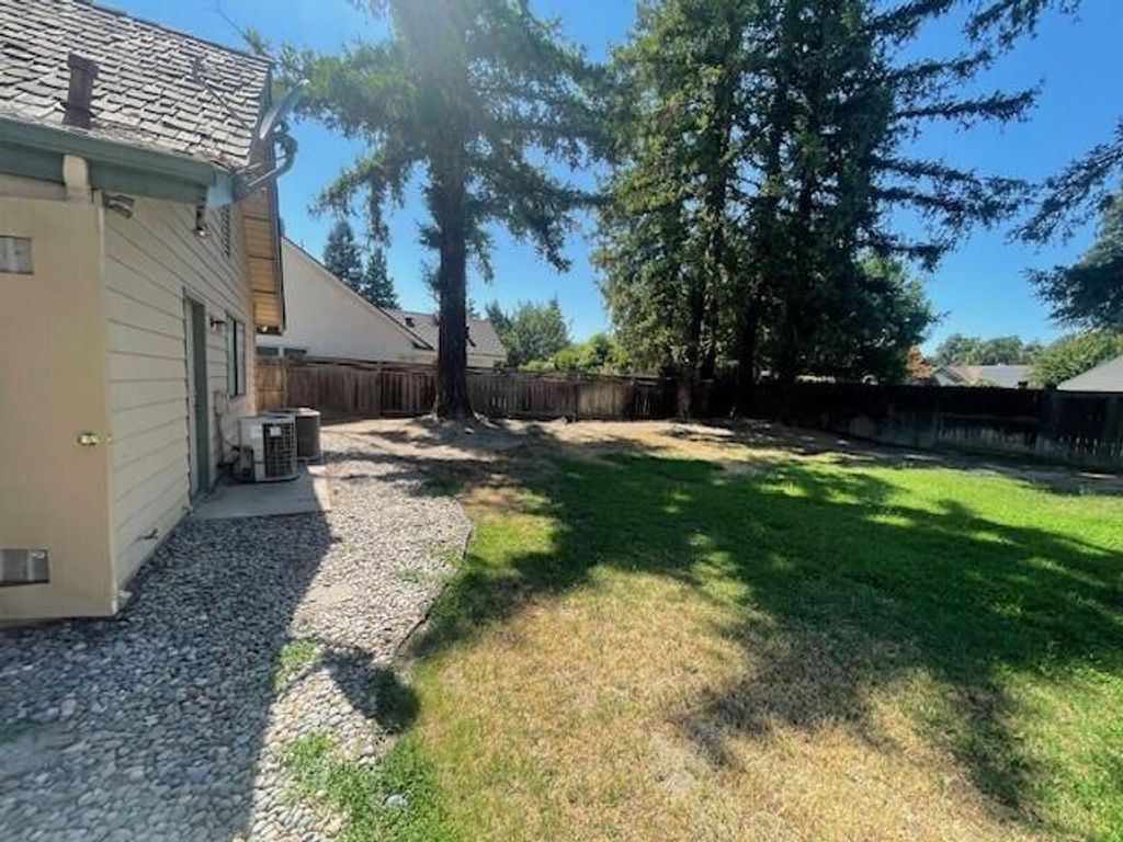 Image 46 of property listing at 144 E Parkview Avenue, Visalia, CA 93277