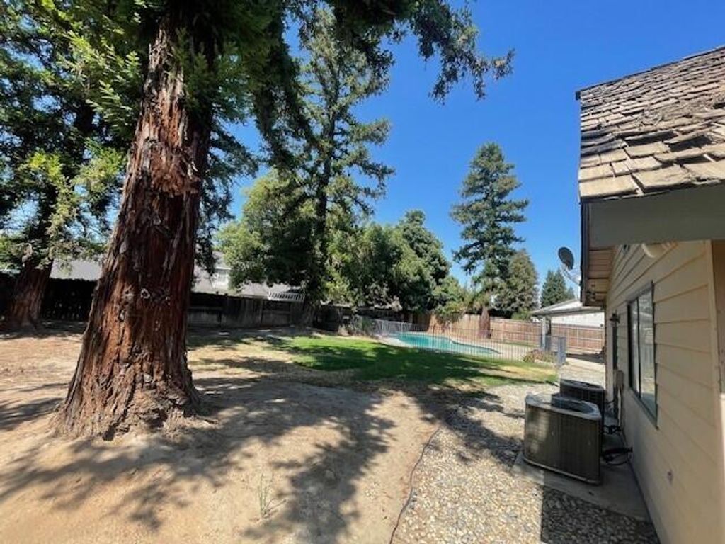 Image 52 of property listing at 144 E Parkview Avenue, Visalia, CA 93277