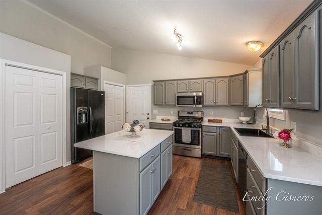 1608 Hampstead Drive, Muskegon, MI 49445