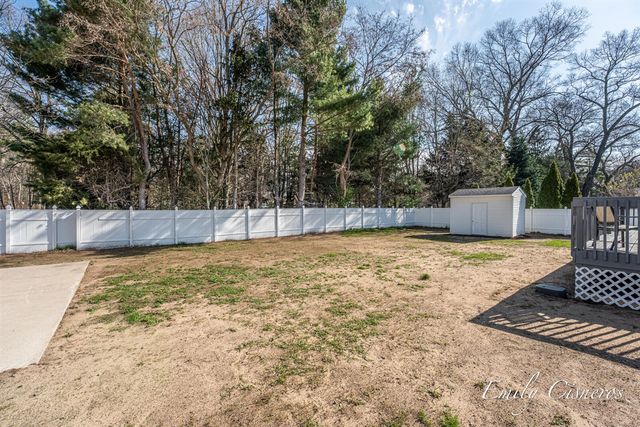 1608 Hampstead Drive, Muskegon, MI 49445