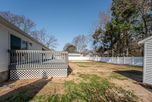 1608 Hampstead Drive, Muskegon, MI 49445