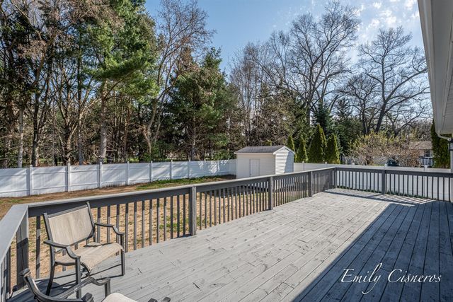 1608 Hampstead Drive, Muskegon, MI 49445