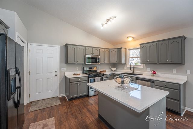 1608 Hampstead Drive, Muskegon, MI 49445