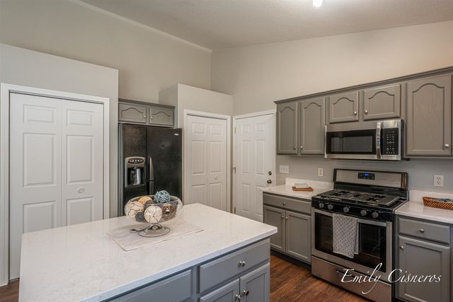 1608 Hampstead Drive, Muskegon, MI 49445