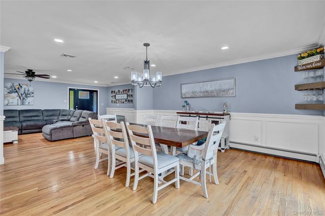 4 Saint Marks Place, Stony Brook, NY 11790