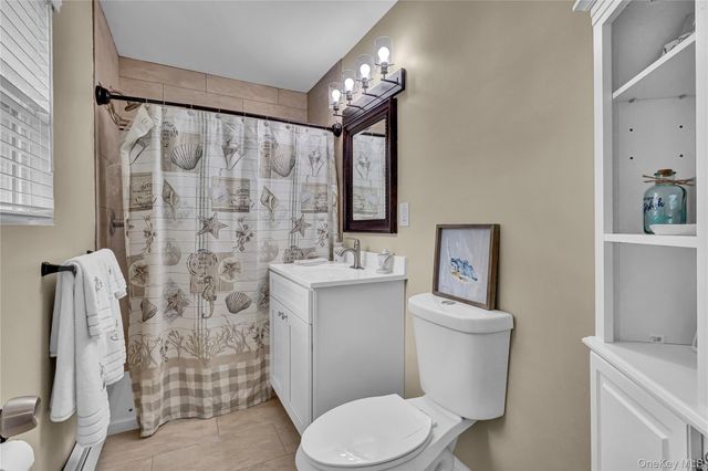 4 Saint Marks Place, Stony Brook, NY 11790