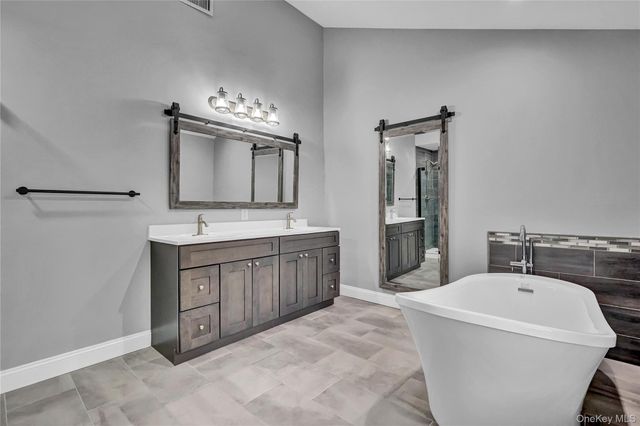 4 Saint Marks Place, Stony Brook, NY 11790