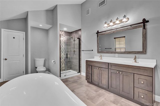 4 Saint Marks Place, Stony Brook, NY 11790