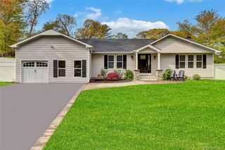 4 Saint Marks Place, Stony Brook, NY 11790