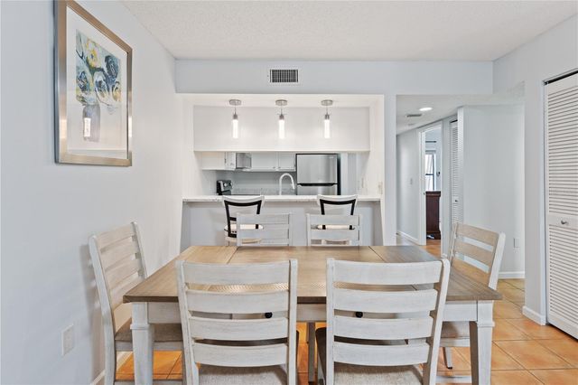 4574 RINGWOOD MEADOW 4, Sarasota, FL 34235