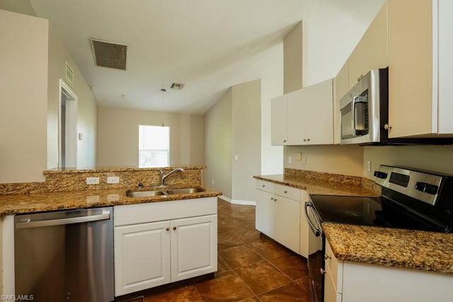 218 SW 11th AVE, Cape Coral, FL 33991