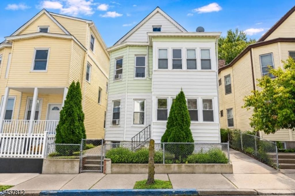 262 Harrison St, Paterson City, NJ 07501