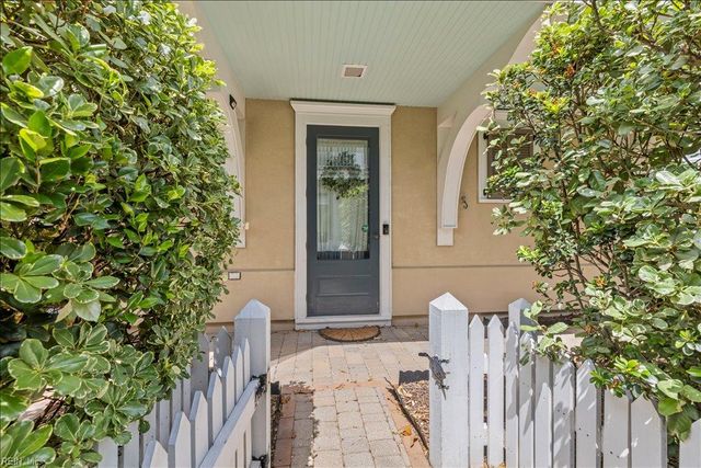 4531 Maiden LN, Norfolk, VA 23518