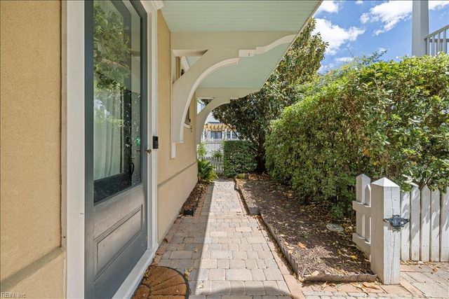 4531 Maiden LN, Norfolk, VA 23518