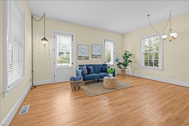 4531 Maiden LN, Norfolk, VA 23518