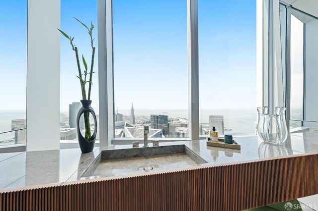 181 Fremont Street 70-PH, San Francisco, CA 94105