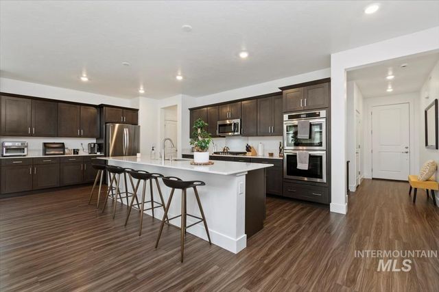 122 Insight Ct, Middleton, ID 83644