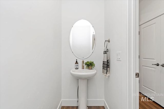 122 Insight Ct, Middleton, ID 83644