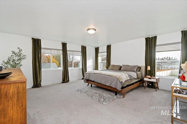 122 Insight Ct, Middleton, ID 83644