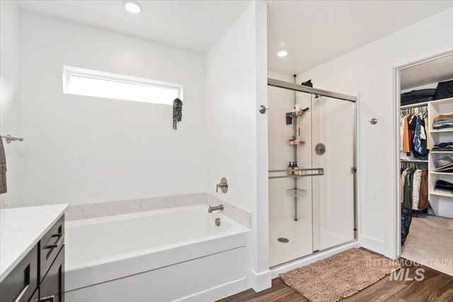 122 Insight Ct, Middleton, ID 83644