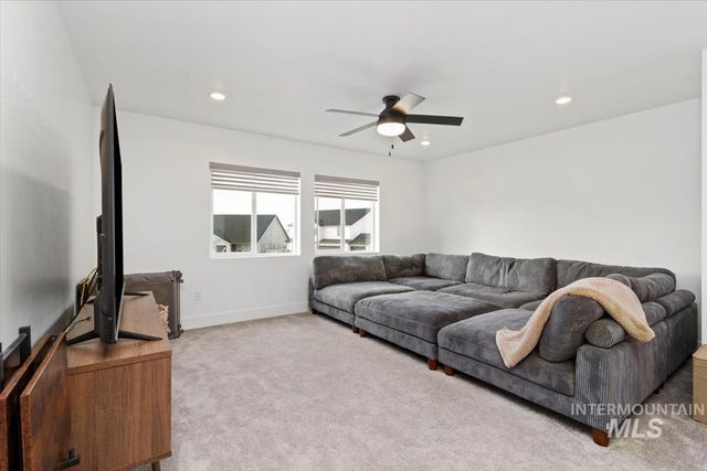 122 Insight Ct, Middleton, ID 83644