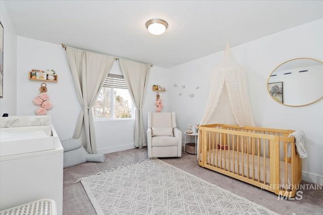 122 Insight Ct, Middleton, ID 83644