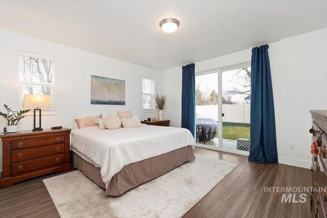 122 Insight Ct, Middleton, ID 83644