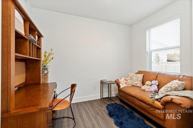 122 Insight Ct, Middleton, ID 83644