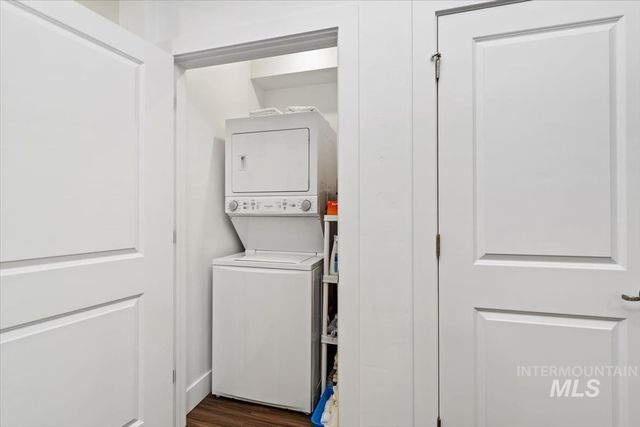 122 Insight Ct, Middleton, ID 83644