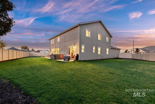 122 Insight Ct, Middleton, ID 83644