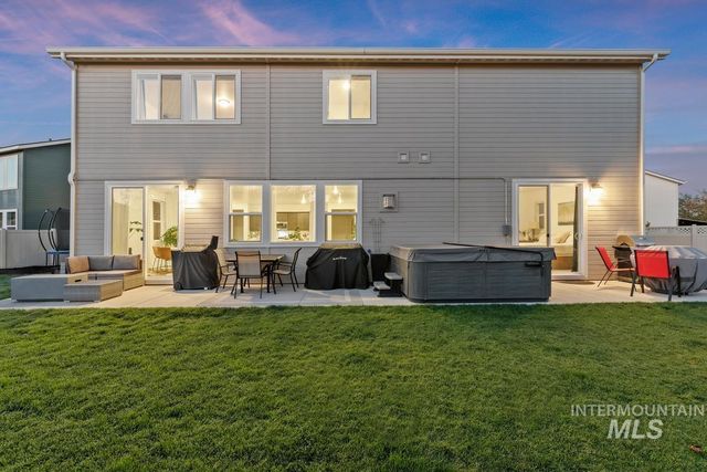 122 Insight Ct, Middleton, ID 83644